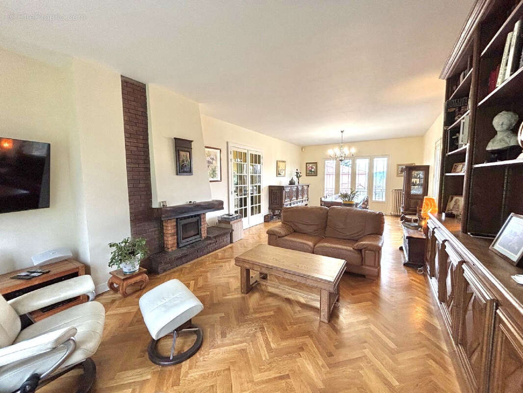 Maison à LE PALAIS-SUR-VIENNE