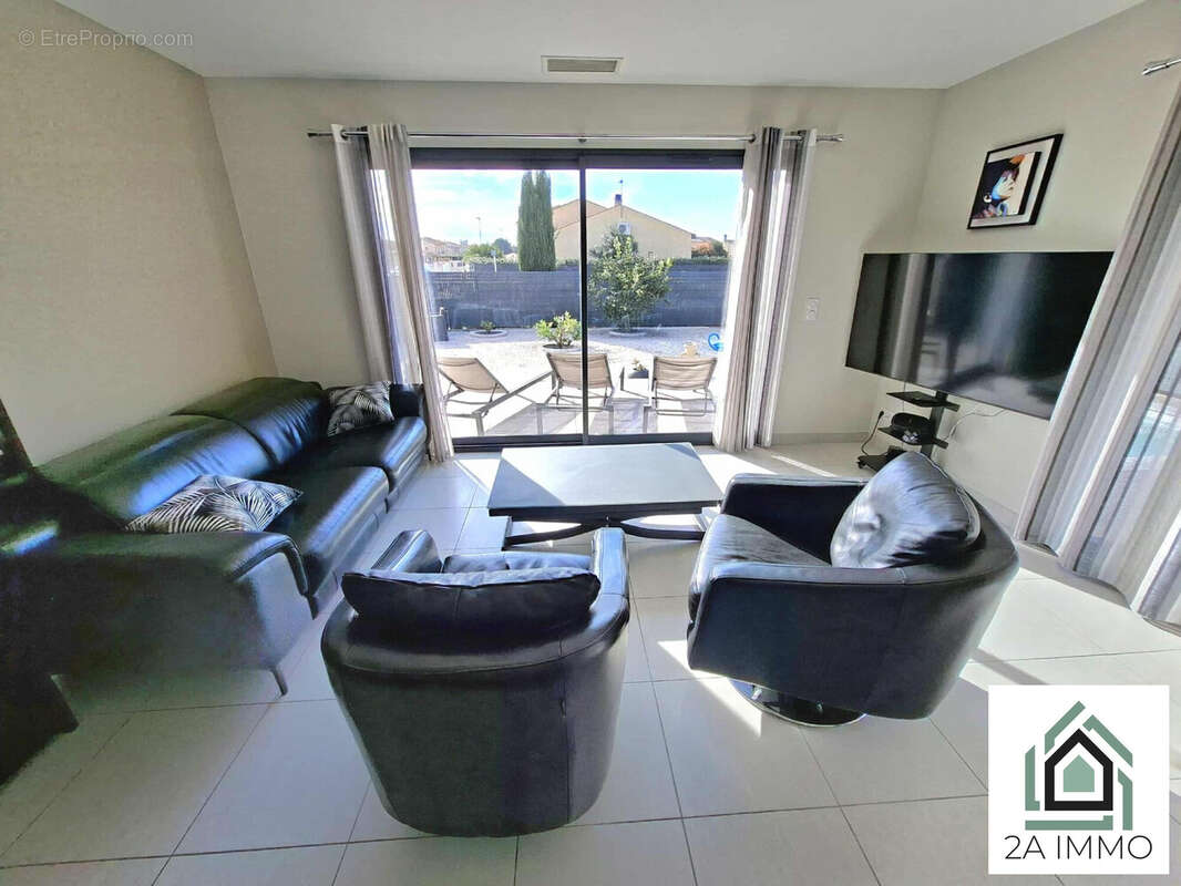 Maison à SAINT-LAURENT-DE-LA-SALANQUE