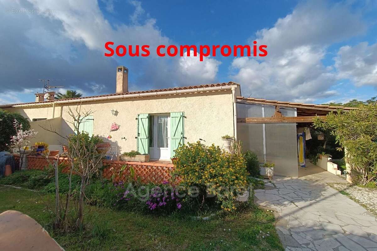 Maison à LE MUY