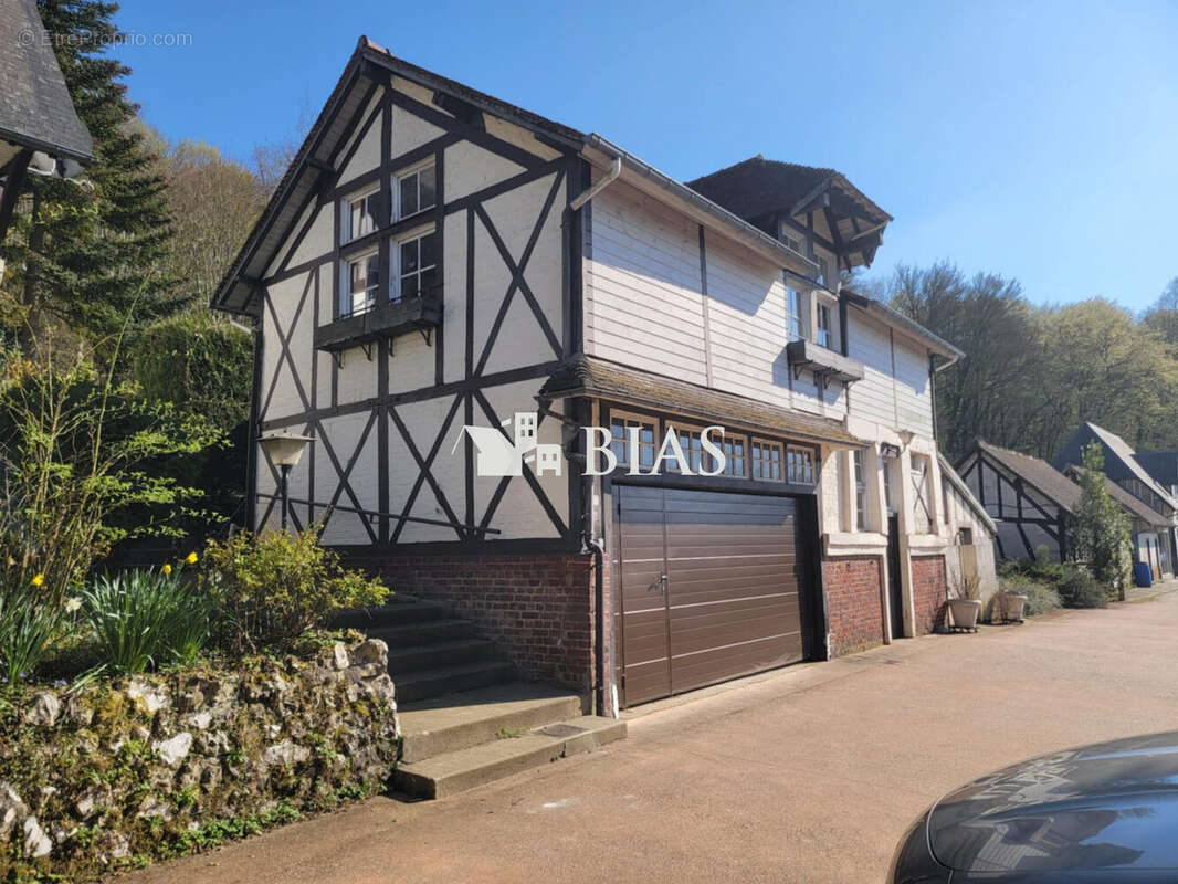 Autre à SAINT-PIERRE-DE-VARENGEVILLE