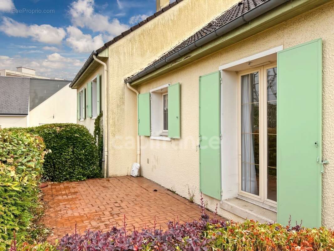 Maison à vendre vieux bourg ALLONNES (72) maison sur sous sol 3 chambres - photo 3