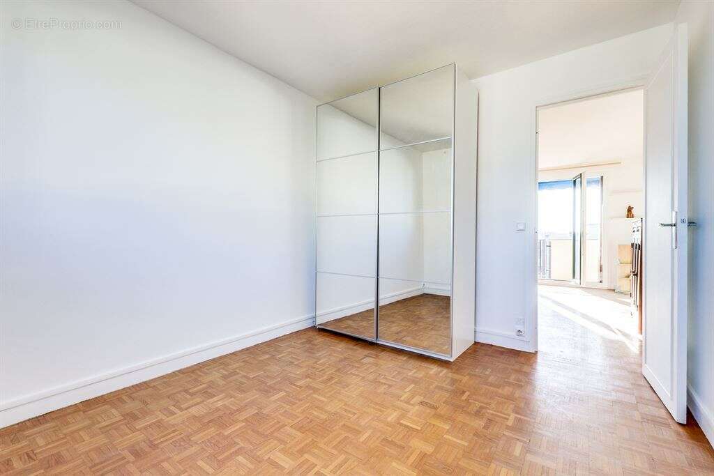 Appartement à L&#039;HAY-LES-ROSES