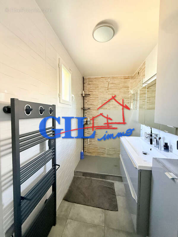 Maison à SAVIGNY-LE-TEMPLE