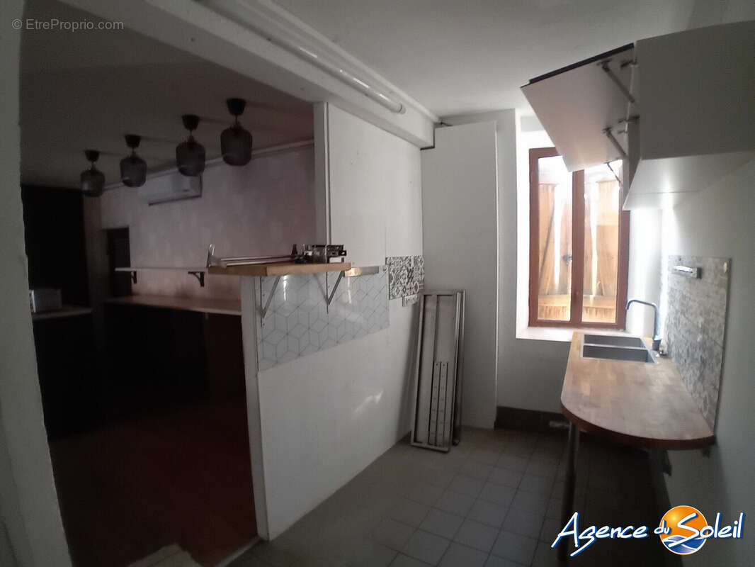 Commerce à LAGRASSE