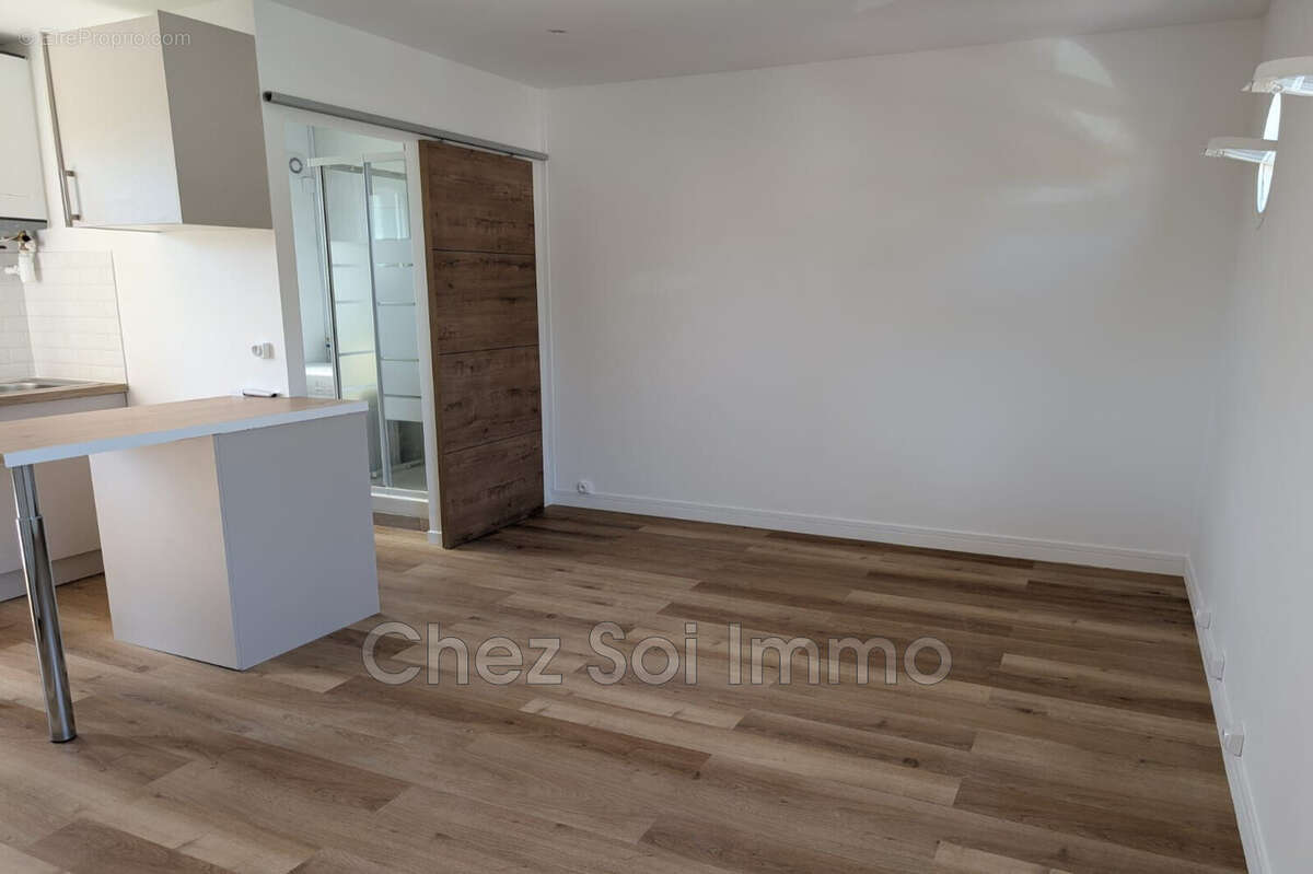 Appartement à VILLENEUVE-LOUBET