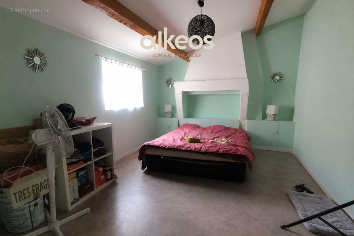 Maison 187 m² à Saint-Symphorien  - photo 11