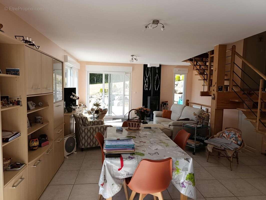 Maison 117 m² à Crepand  - photo 4