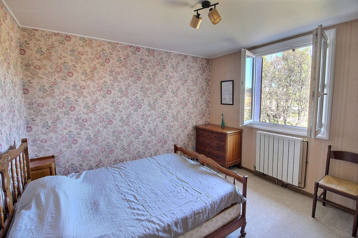 Maison à SAINT-CLEMENT-DE-RIVIERE