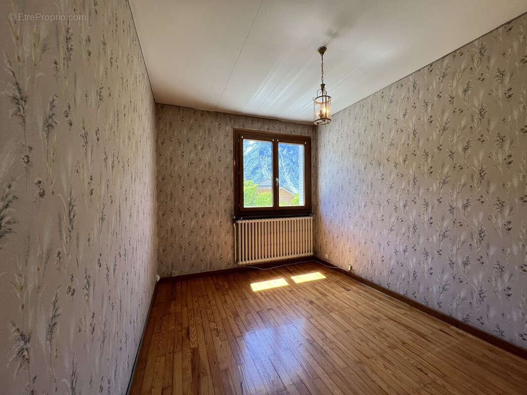 Maison à SAINT-JULIEN-MONT-DENIS