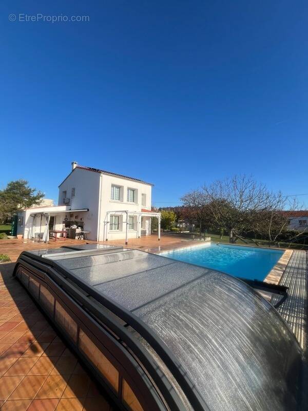 Maison à SAINT-JEAN-D'ANGELY