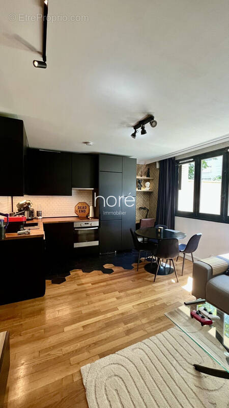 Appartement à COURBEVOIE