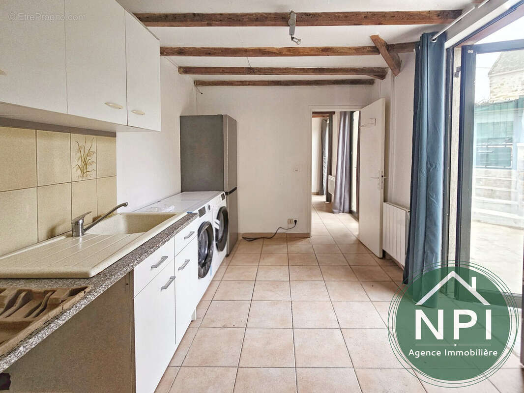 Maison à VAUX-LE-PENIL