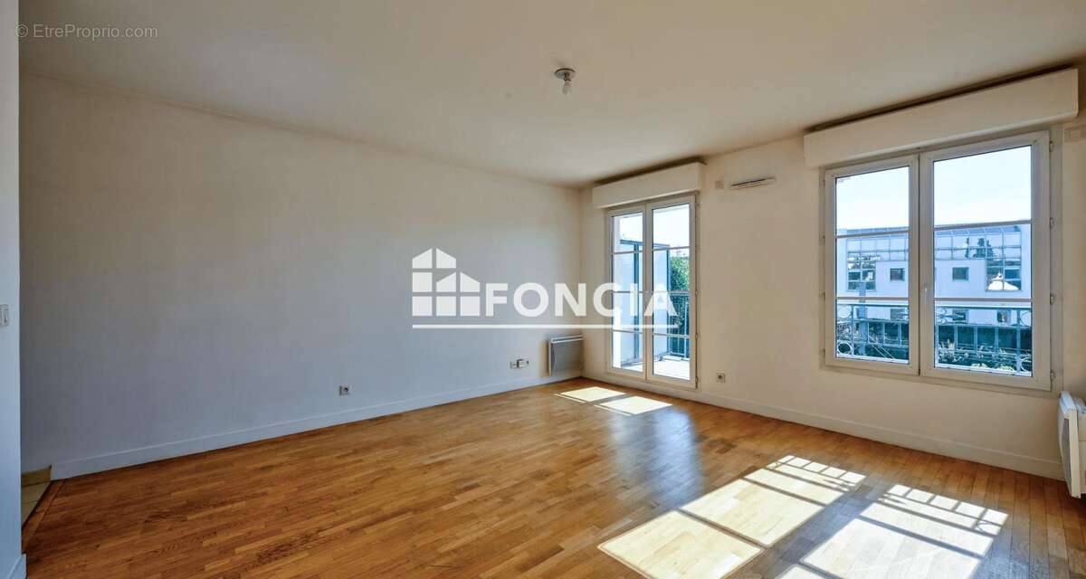 Appartement à SAINT-CYR-L'ECOLE