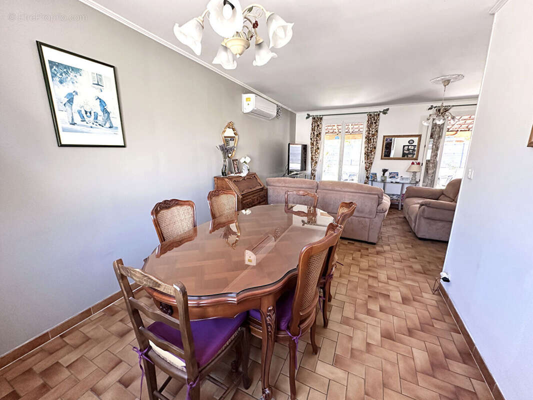 Maison à L'ISLE-SUR-LA-SORGUE