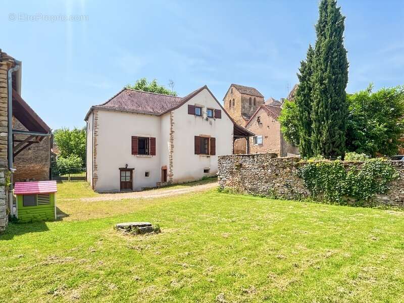 Maison à SAINT-YTHAIRE