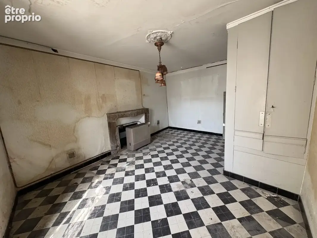 Situé à Mozac, Maison à réhabiliter de 131m2 - photo 2