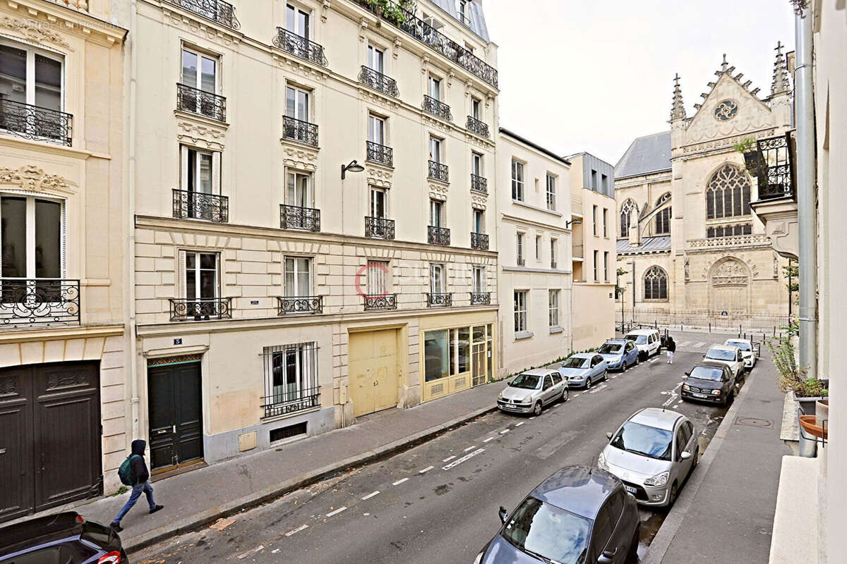 Appartement à PARIS-18E