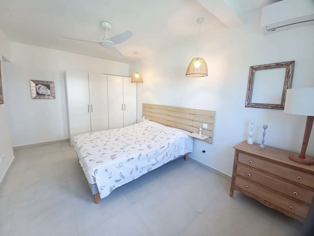 Villa premium T3 & son T2 à vendre à SAINTE ANNE Bourg (971) Guadeloupe - - photo 17
