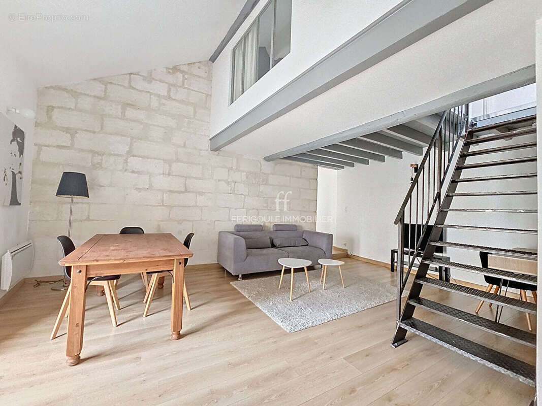 Appartement à VILLENEUVE-LES-AVIGNON