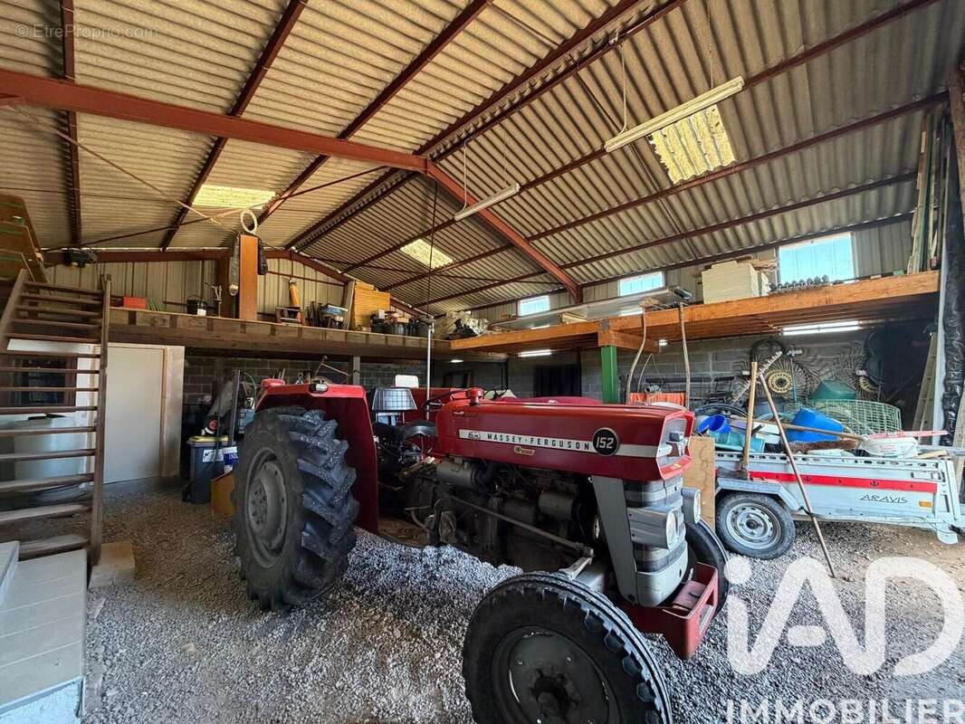 Photo 3 - Terrain à URBISE