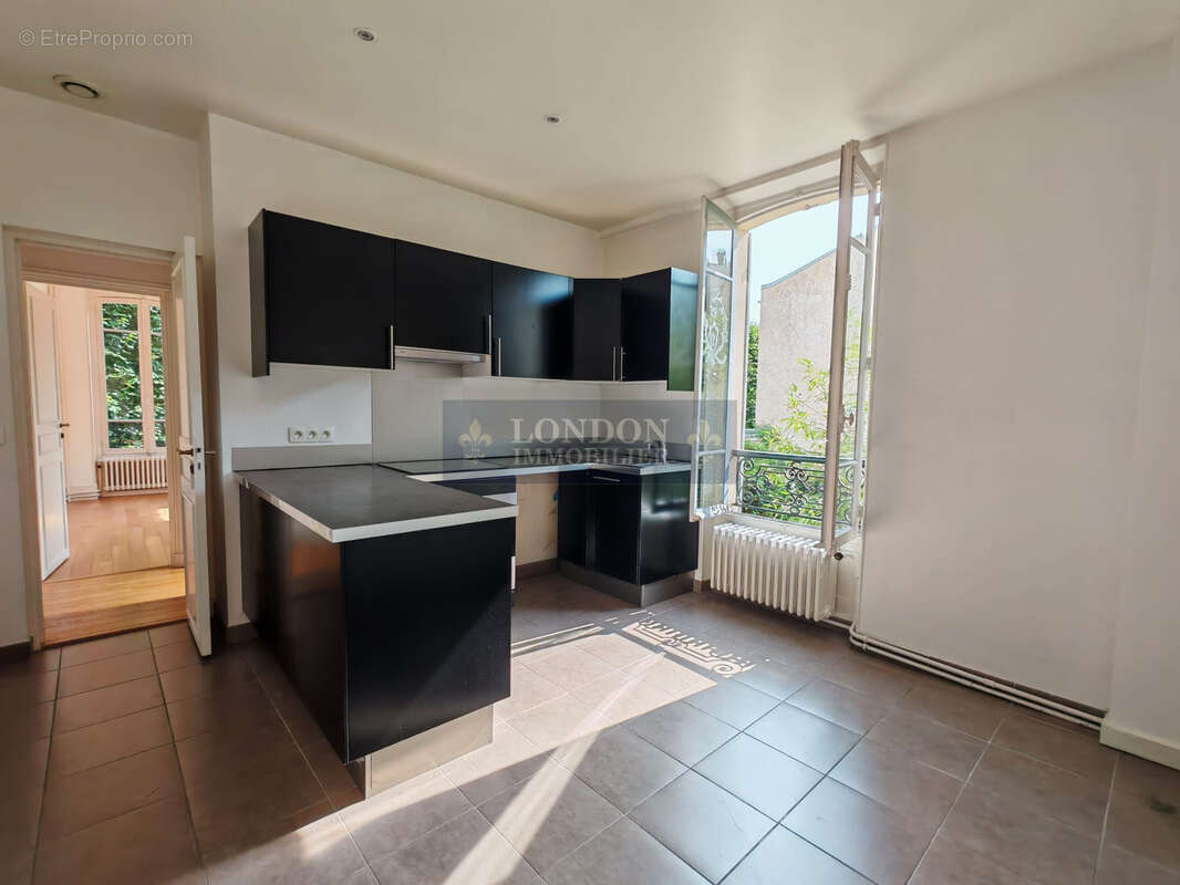 Au coeur du quartier Notre Dame appartement 3 pièces - photo 6