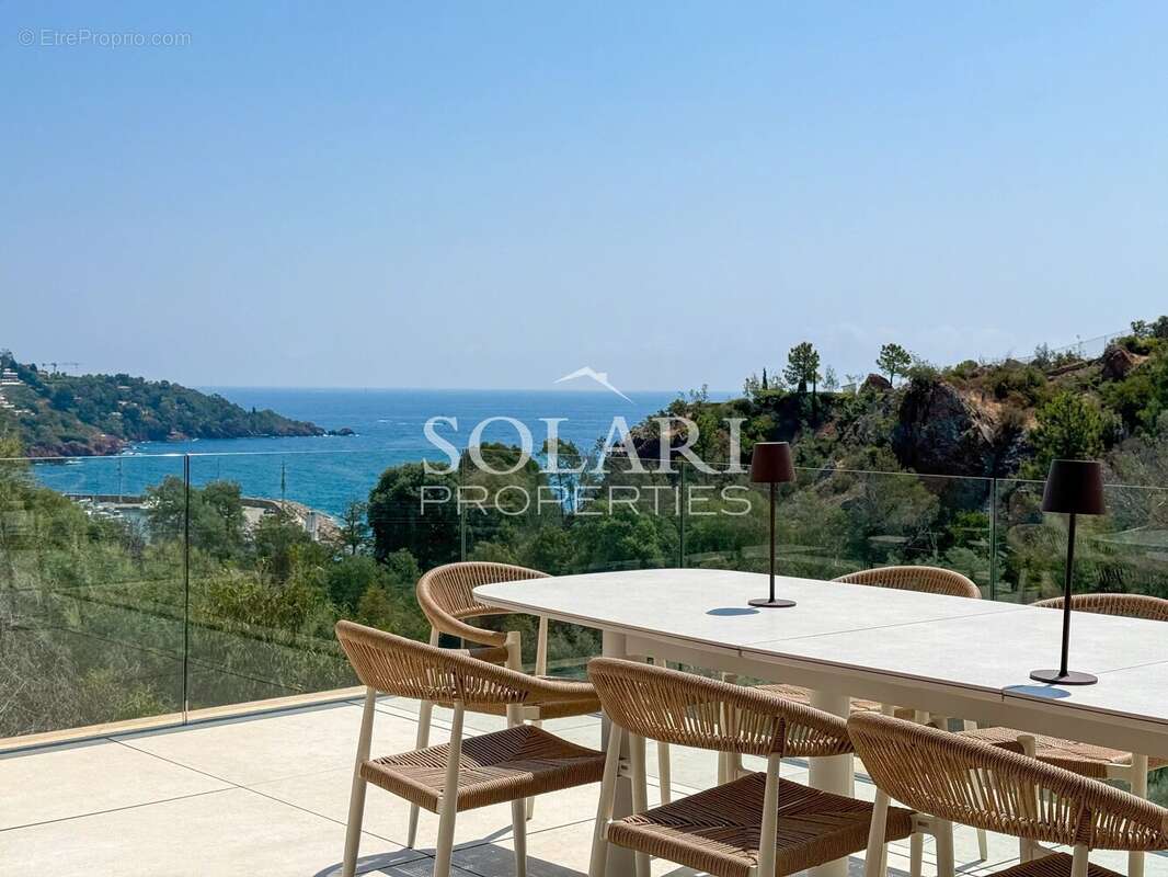 Villa d’architecte avec vue mer et piscine à Théoule-sur-Mer - photo 2