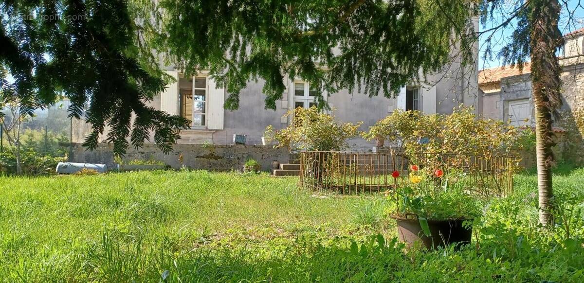 Maison à FONTENAY-LE-COMTE