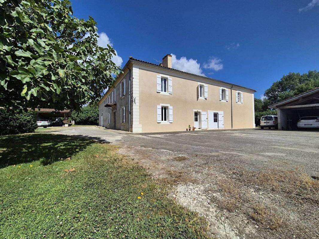 Maison à SAINT-JEAN-LE-COMTAL