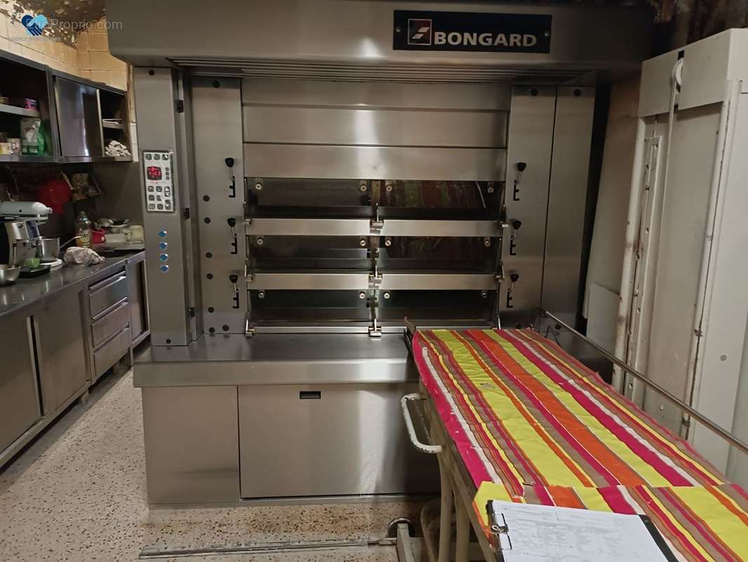 Commerce à LATOUR-DE-FRANCE