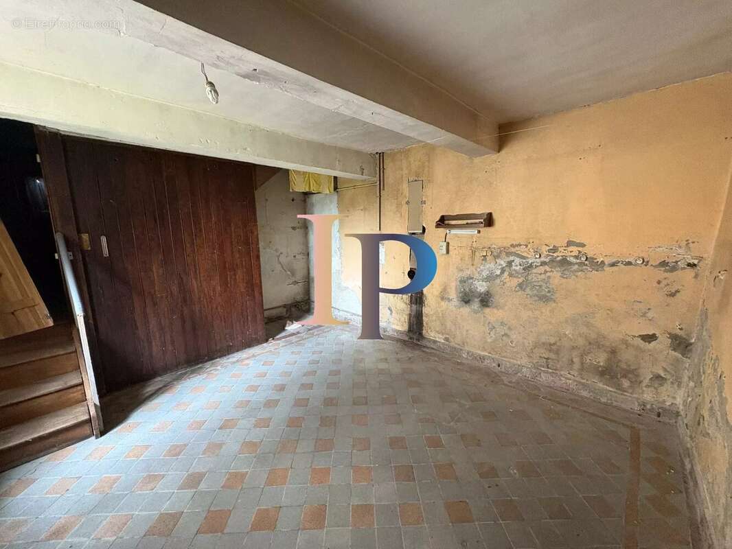 Maison à SAINT-IGNY-DE-ROCHE
