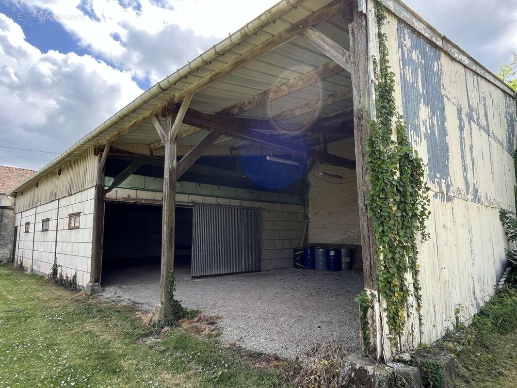 Terrain à LA CHAPELLE-LA-REINE