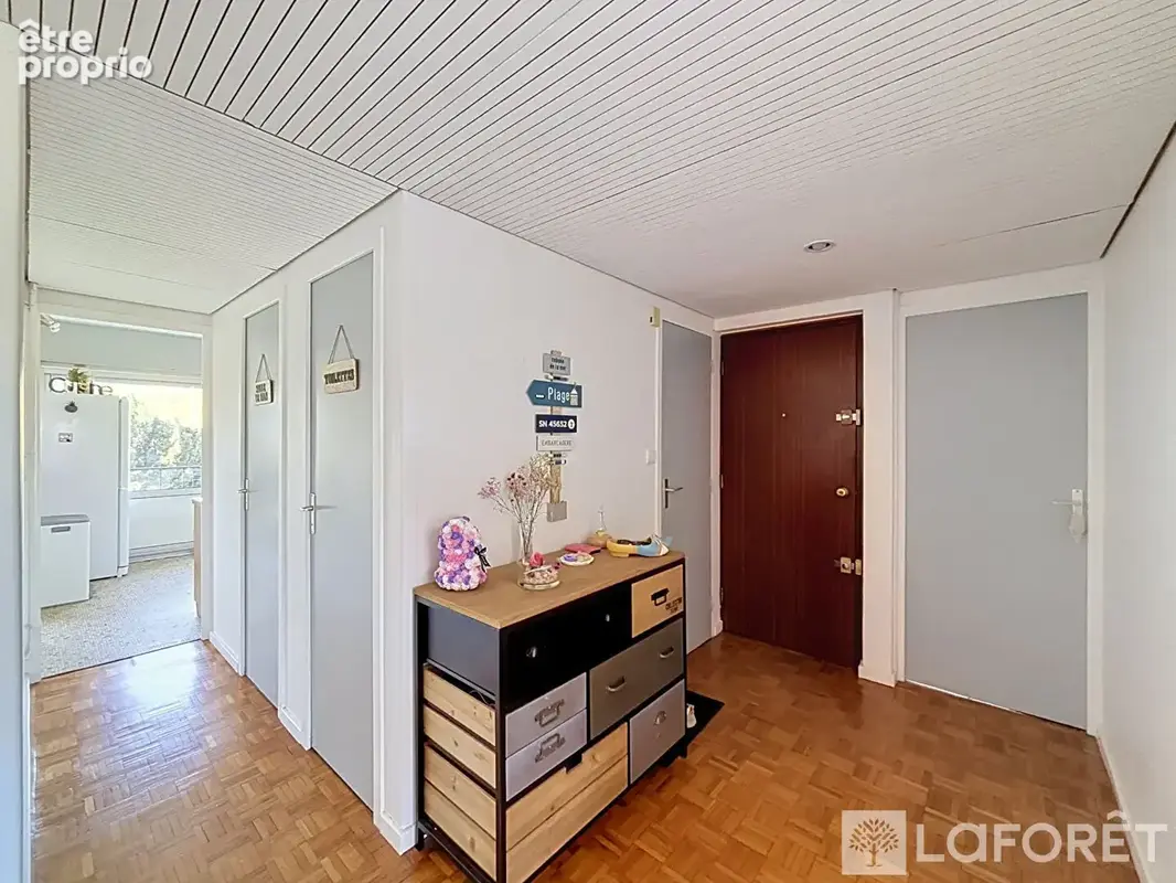 T4 / 80 m2 / Garage / Grand balcon / Cave - photo 6