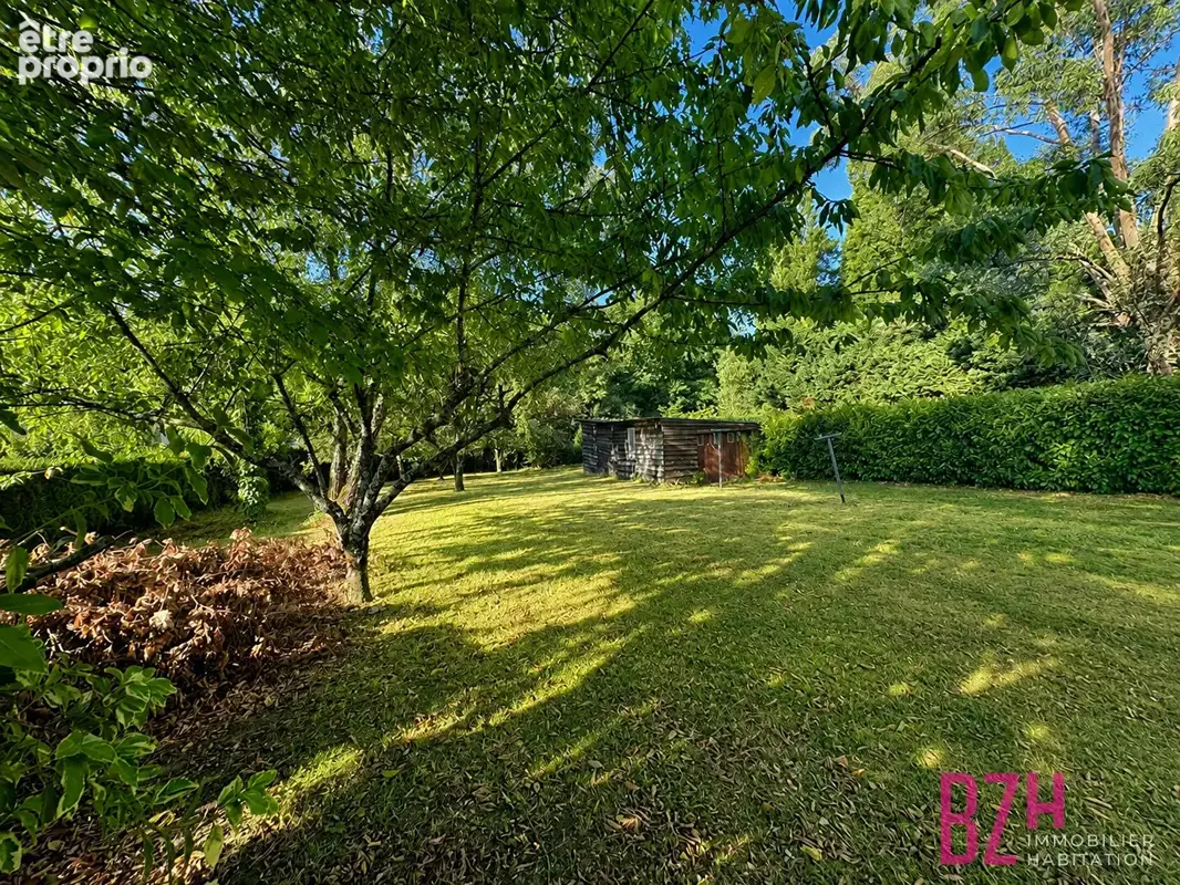 Photo Terrain à Saint-Ave au prix de 110 000€