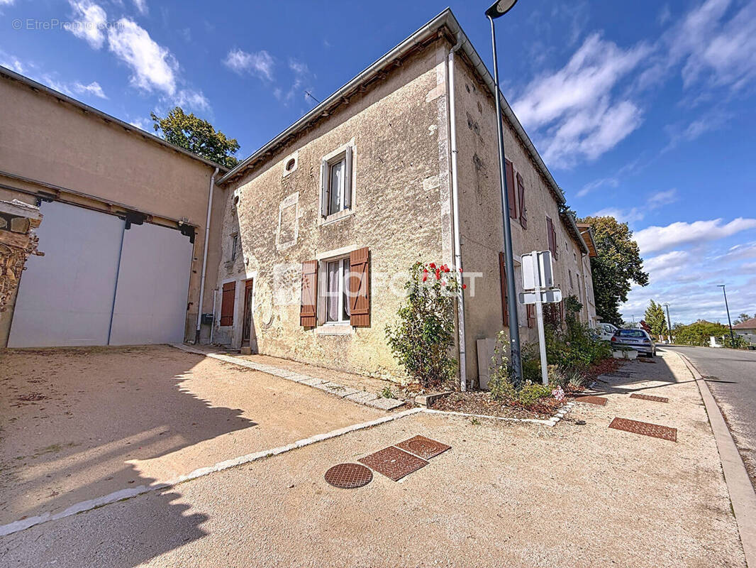 Maison à FREBECOURT
