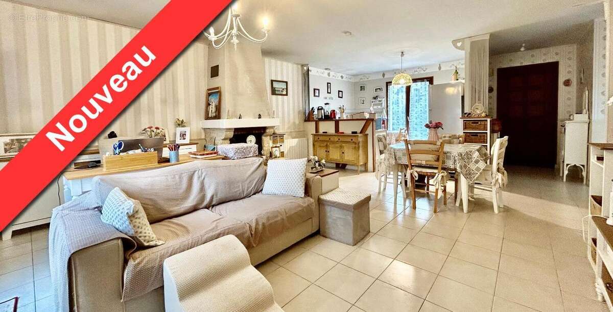   - Maison à LE PLESSIS-GRAMMOIRE