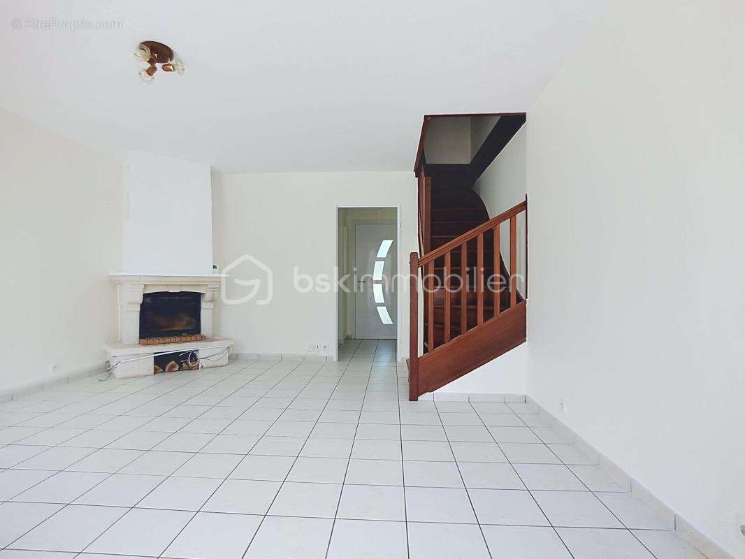 Maison à SERRIS