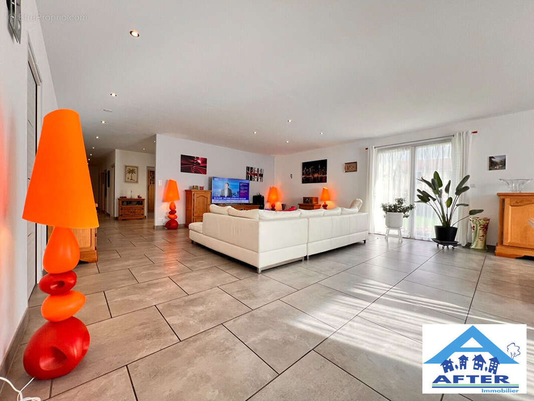 Maison à XERMAMENIL