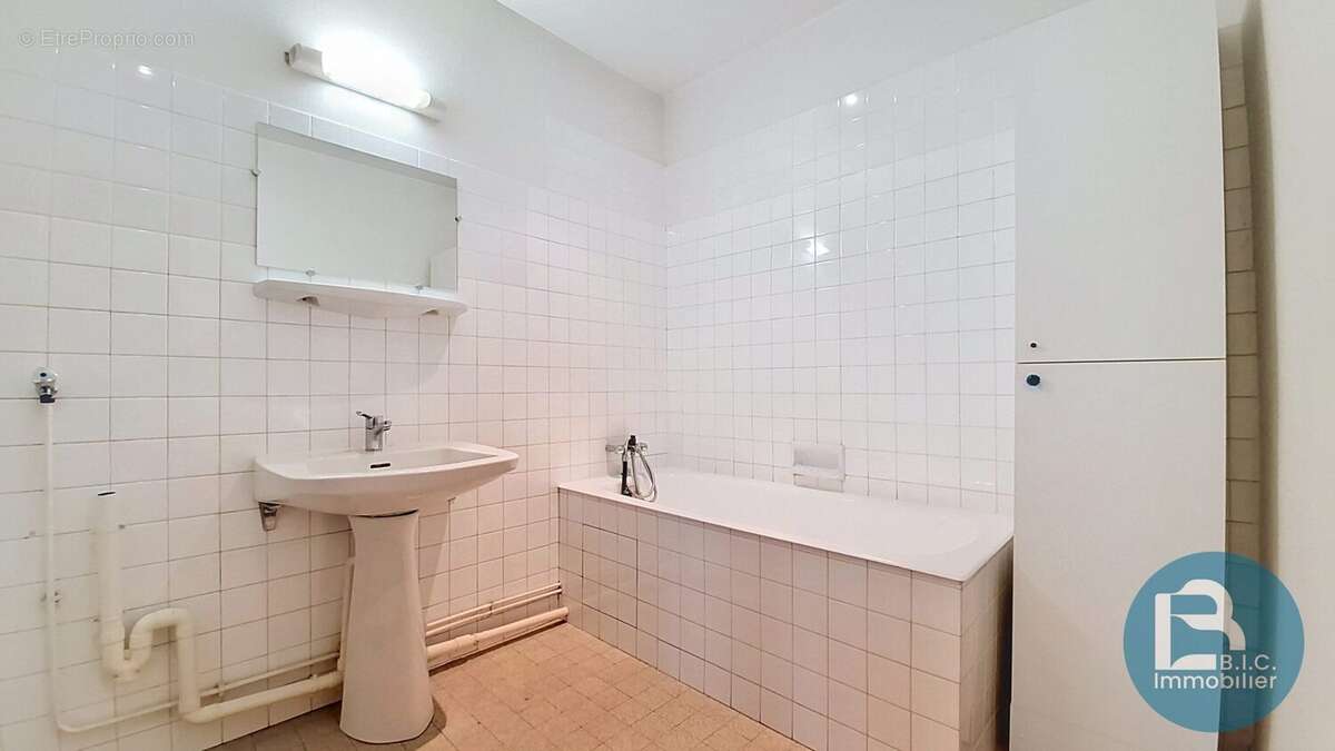 salle de bain  - Appartement à LYON-3E