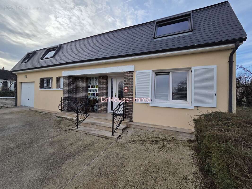 Maison à SAINT-JULIEN-LES-VILLAS