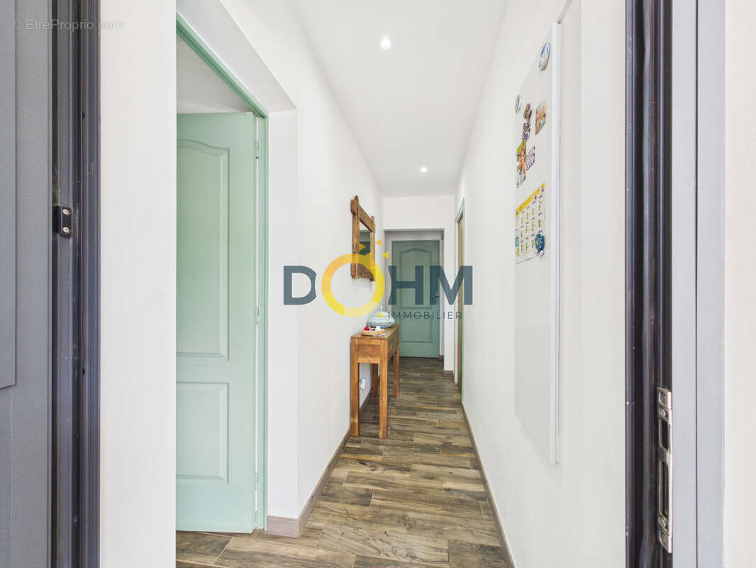 Villa entièrement rénovée T5 sur plus 1000m2 de terrain à Etang Salé - photo 10