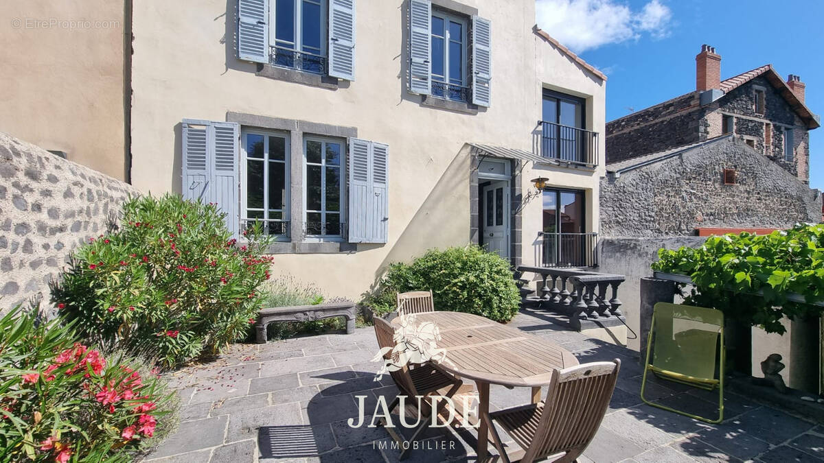 Maison à CLERMONT-FERRAND