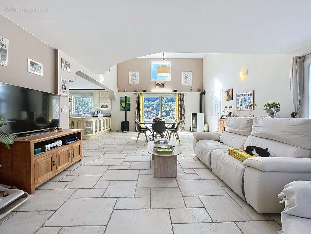 Maison d'exception sur son terrain avec piscine et vue panoramique ! - photo 2