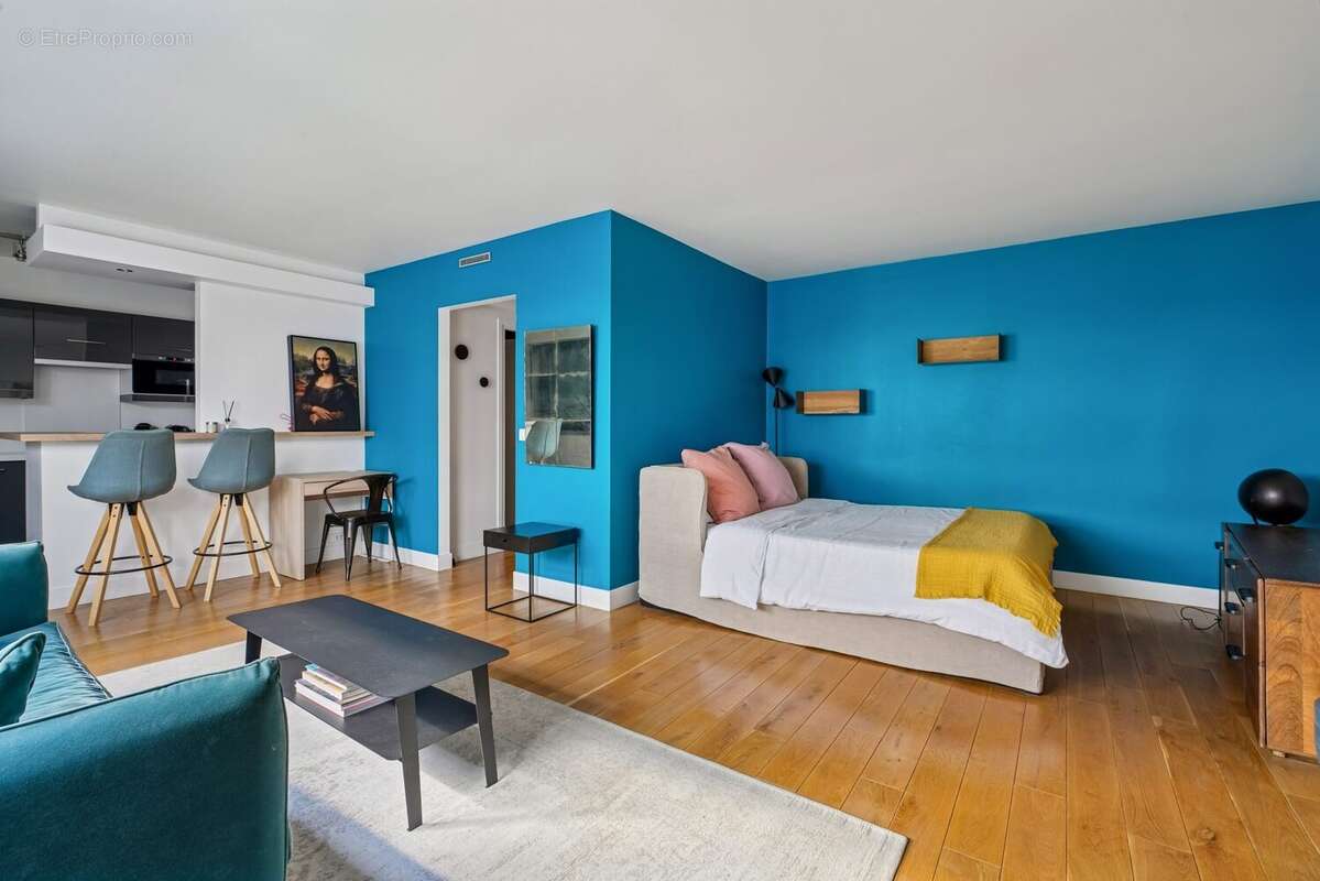 Appartement à PARIS-8E