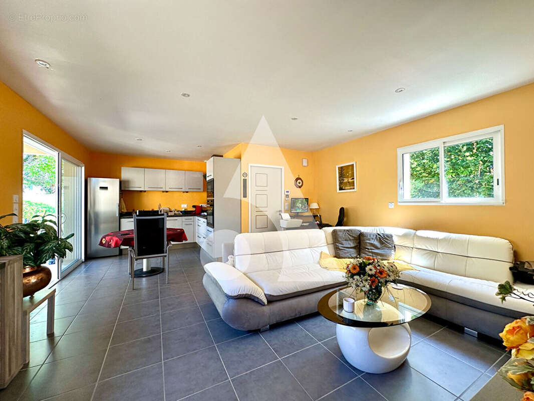 Maison à LISSAC-ET-MOURET