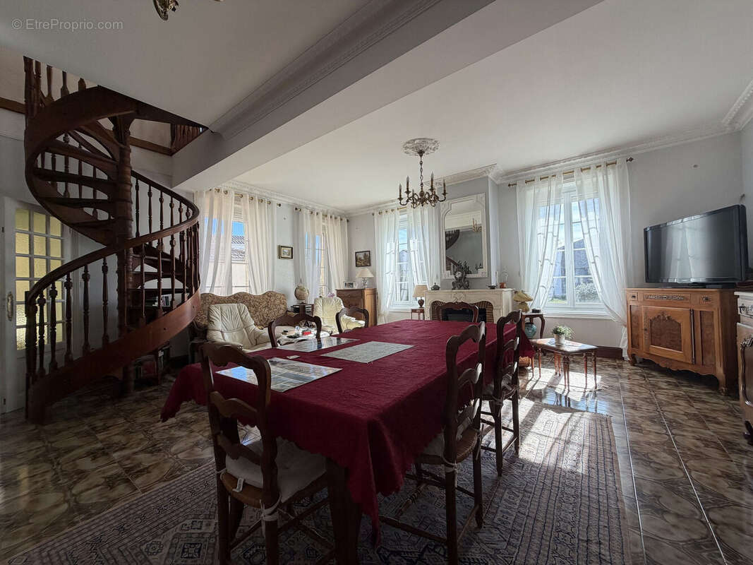 Maison à BREUIL-MAGNE