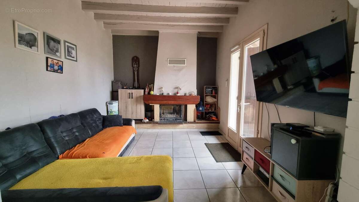 Maison à DOUVILLE