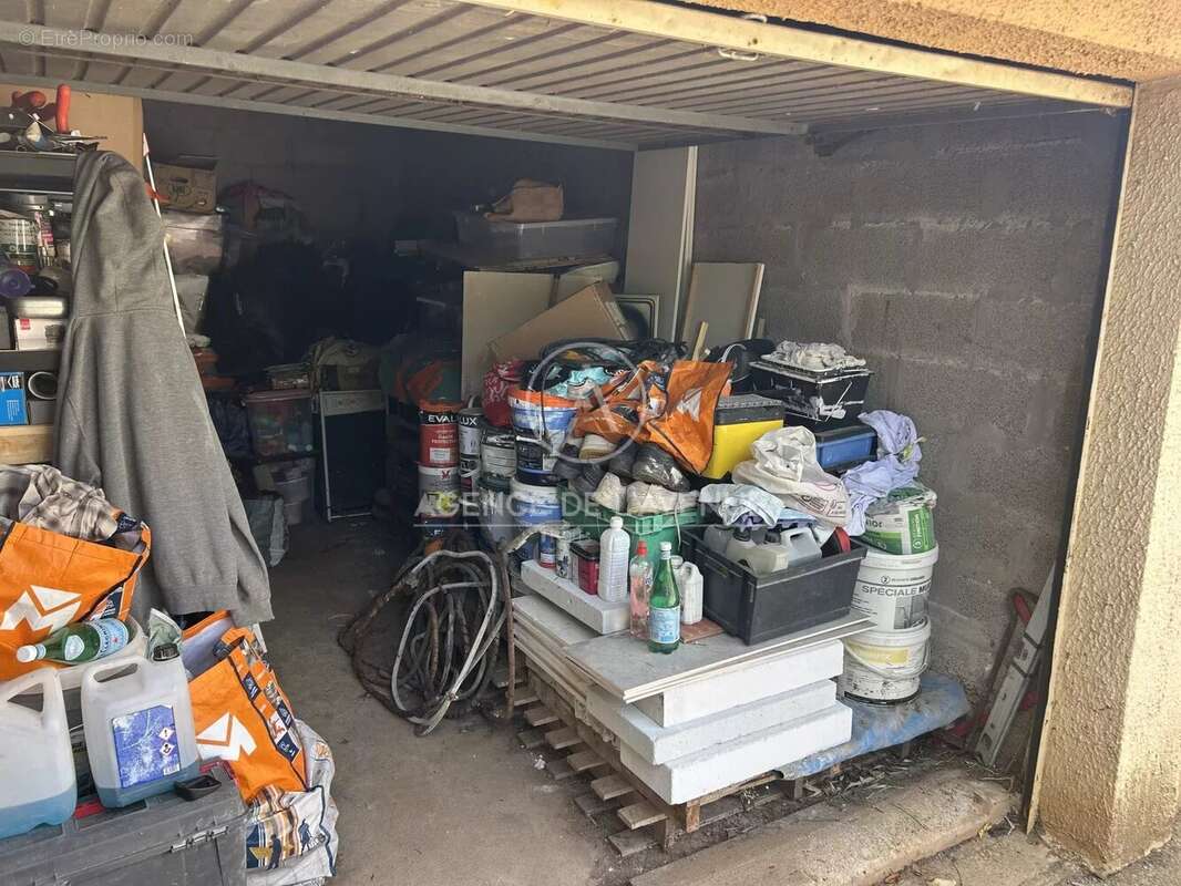 Parking à LA SEYNE-SUR-MER