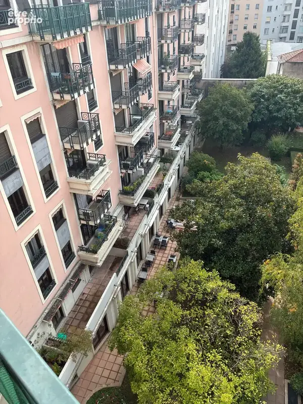 A vendre appartement - 2 pieces - balcon sur jardin - lyon 7 - photo 2