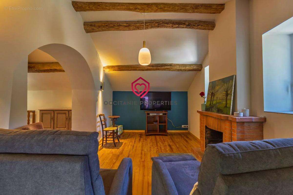 Maison à CUXAC-CABARDES