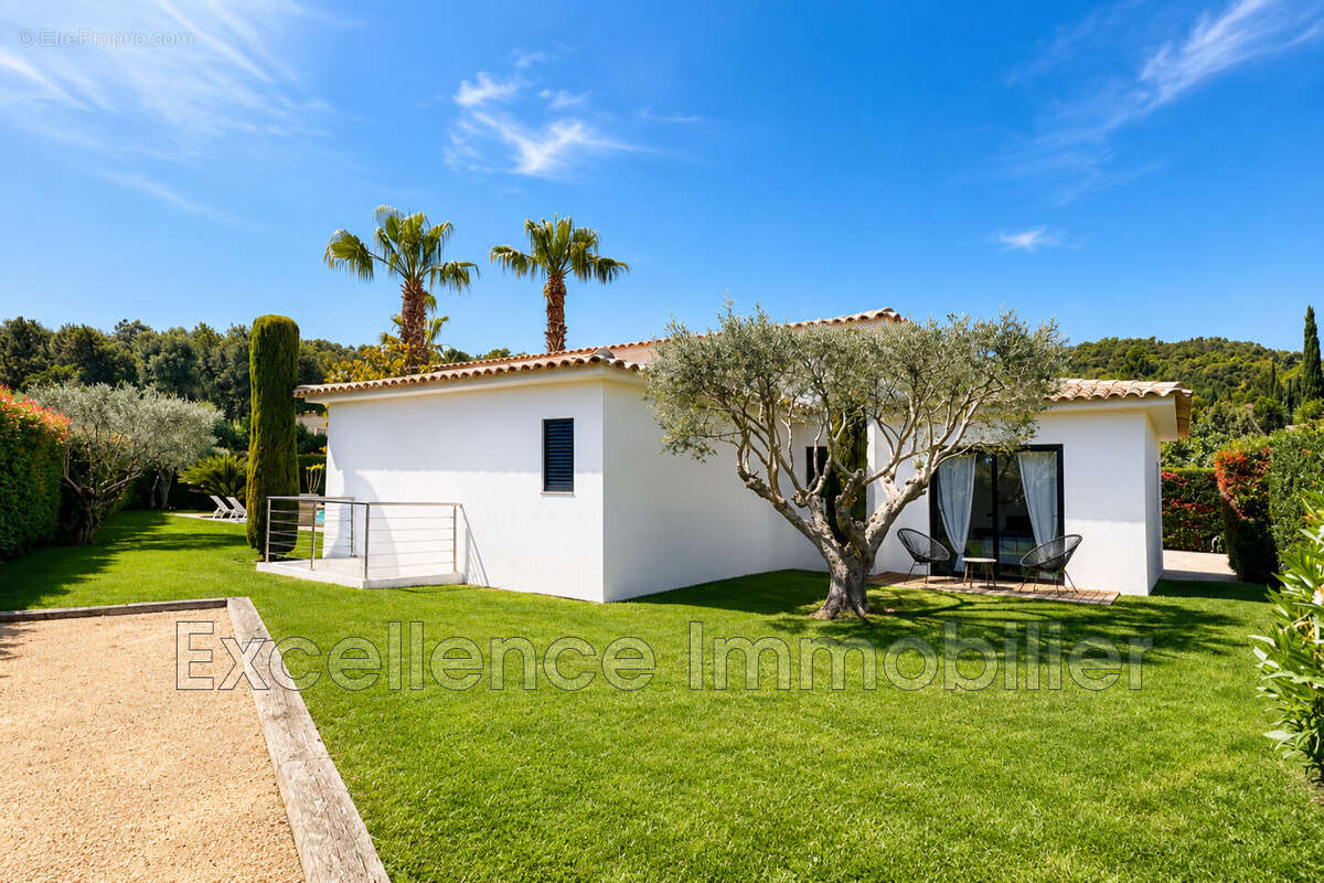 Maison 255 m² à Plan-De-La-Tour  - photo 7